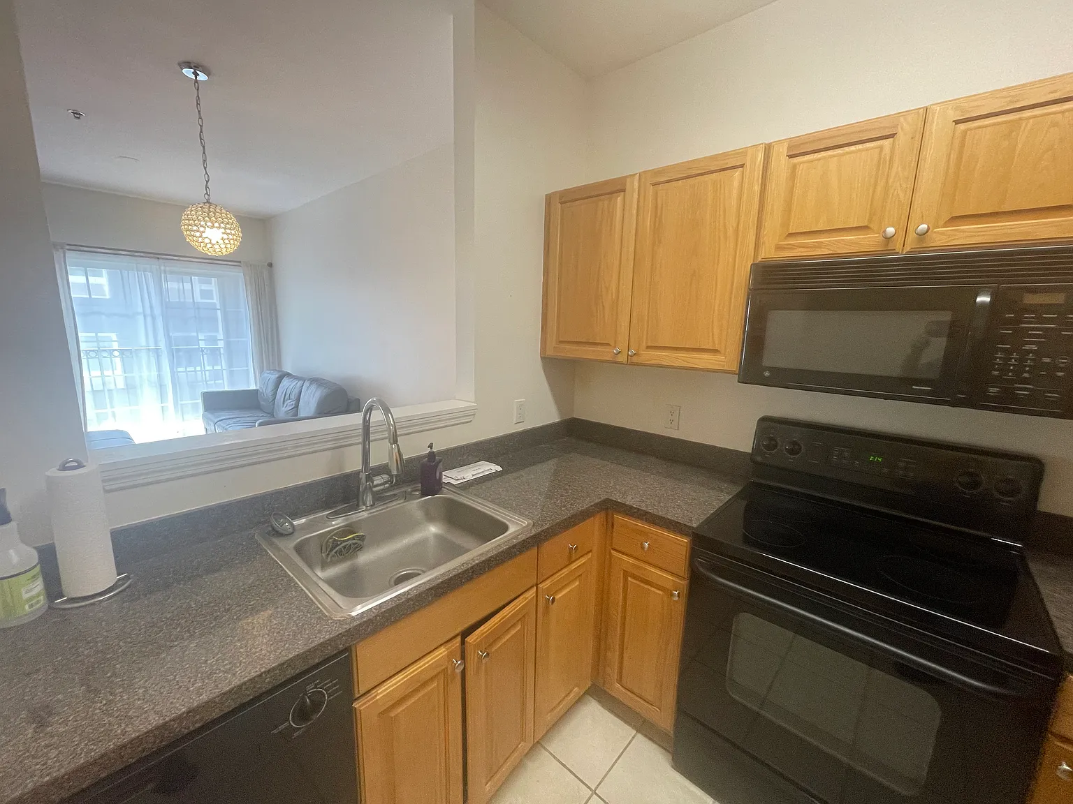 1 bed, 581 sqft, $2,100 — Photo 4