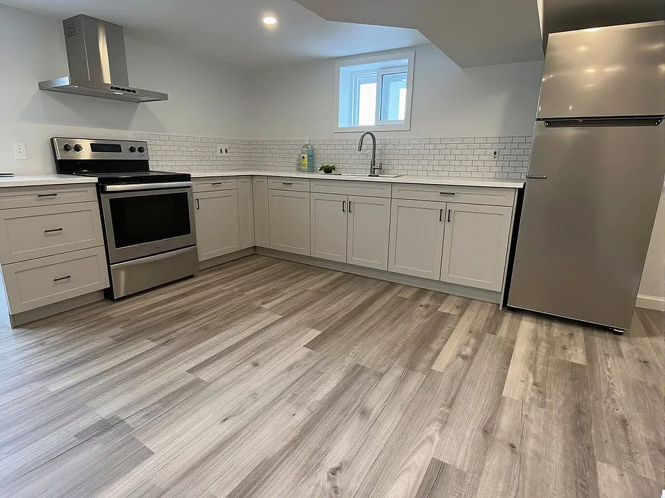 313 Elgin St #LOWER