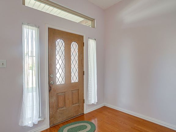 4th image of 2049 Wedgewood Dr