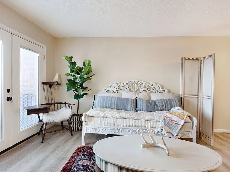 308 Twykingham Pl — Photo 9