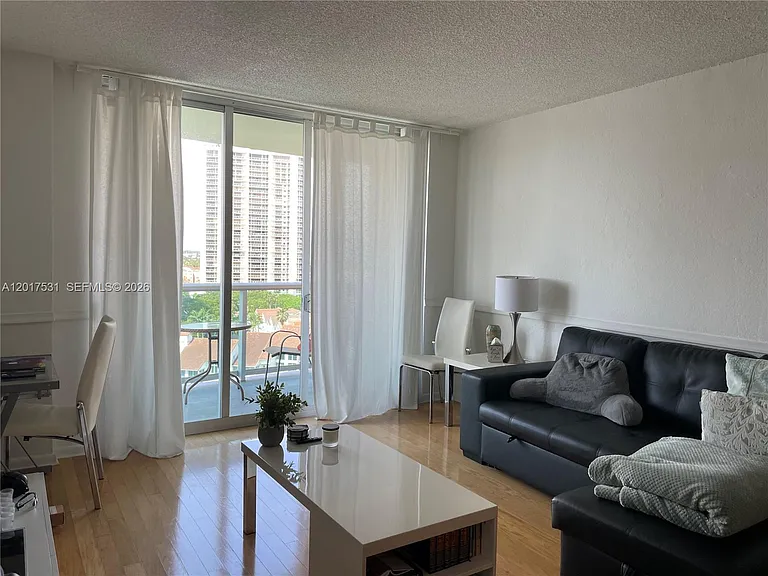 19390 Collins Ave #1225 — Photo 6