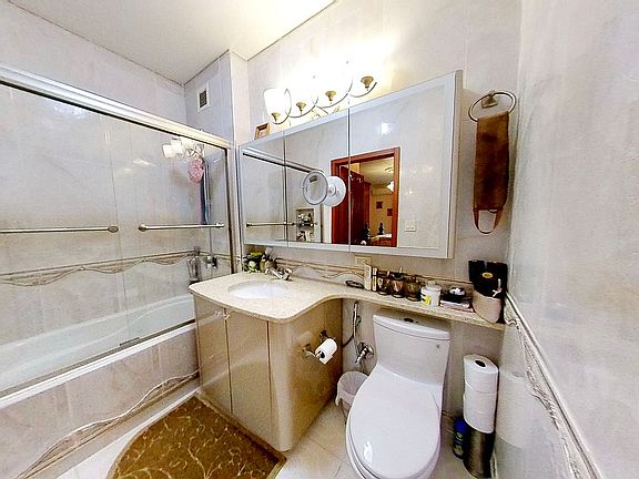 2nd image of 40 Oceana Dr #2G
