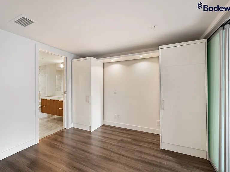 1283 Howe St — Photo 30