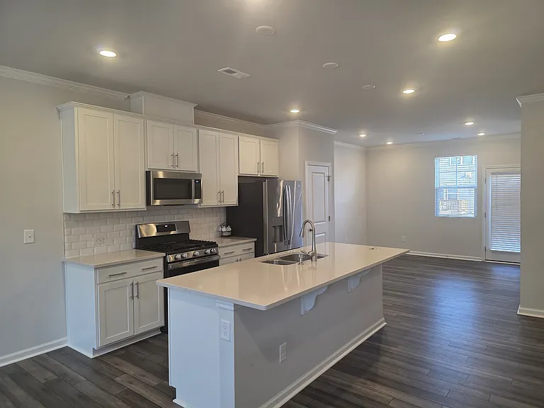 415 Deercroft Dr — Photo 9