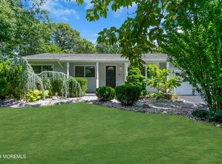 882 Stafford Dr, Toms River, NJ 08753