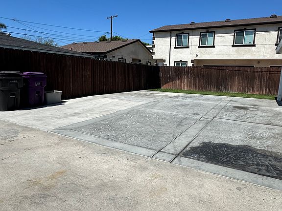 5th image of 3006 E 70th St