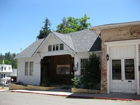 2nd image of 220 Church St