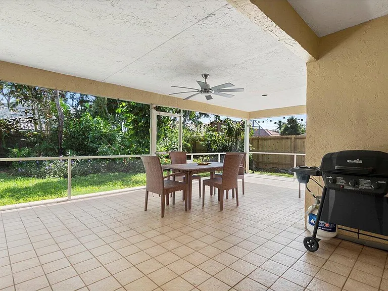 13557 Northumberland Cir — Photo 32