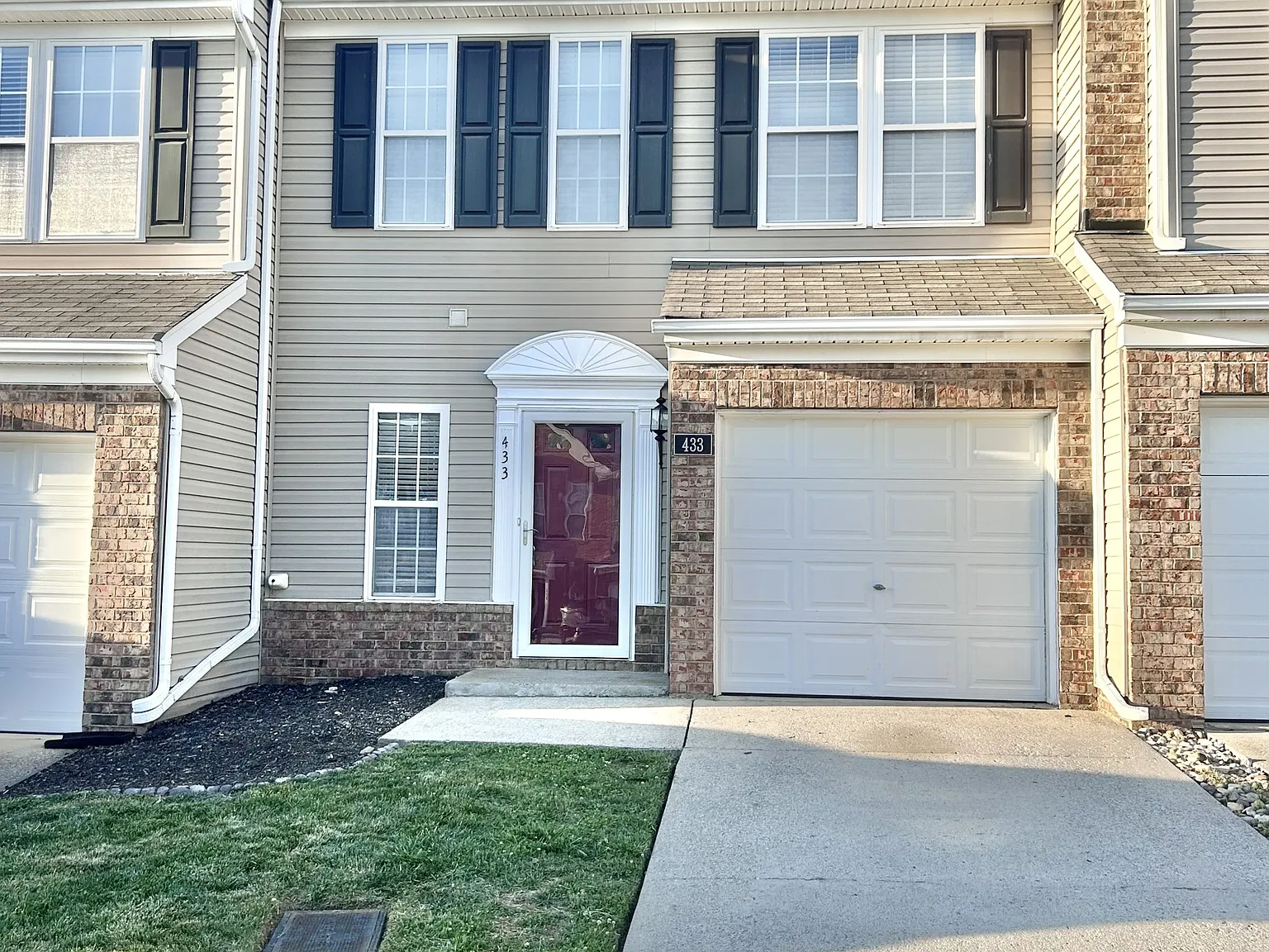 3 bed, 2.5 bath, 1424 sqft, $1,995 — Photo 4