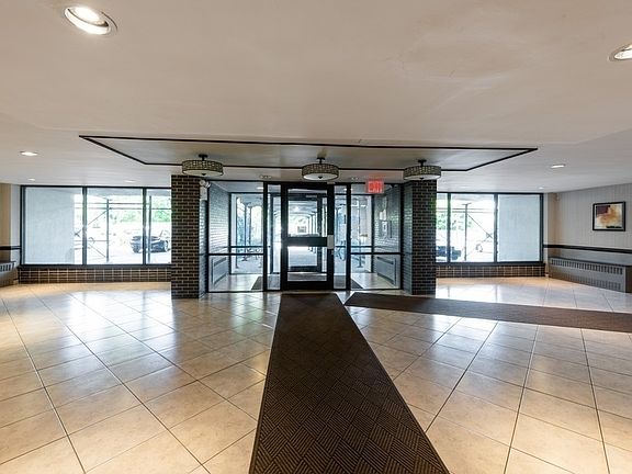 4th image of 20 Cliff St APT 4E