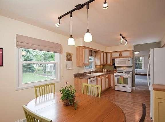 5th image of 1462 Willow Dr