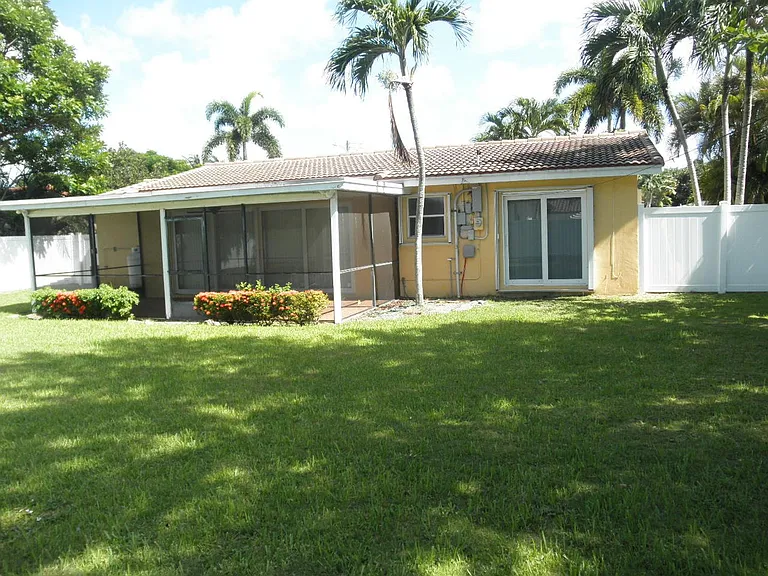 1154 W Camino Real — Photo 8