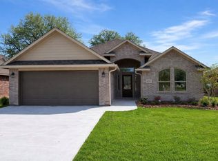 1035 S Anderson St, Angleton, TX 77515