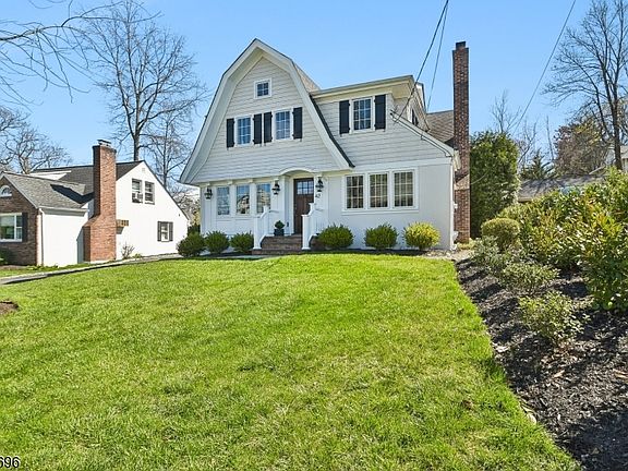 3rd image of 42 Locust Dr