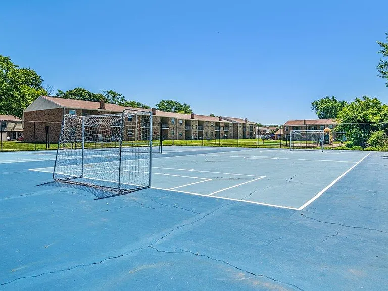Fairways Apartment Homes — Photo 19