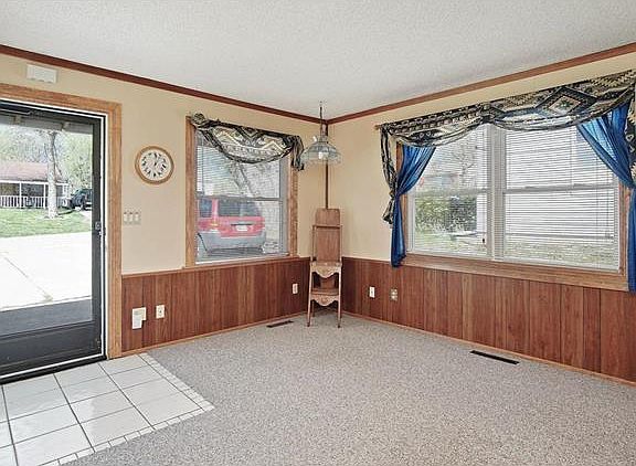 4th image of 2609 S 49th St
