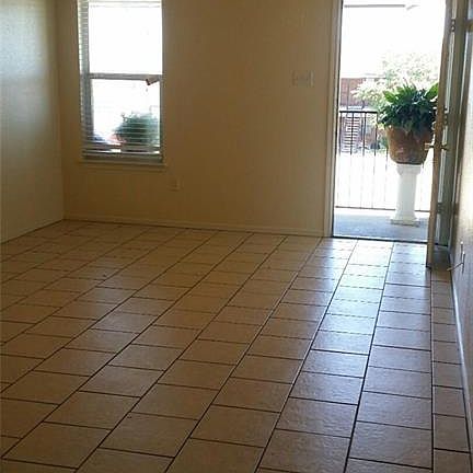 5th image of 1102 Circle M Dr #D