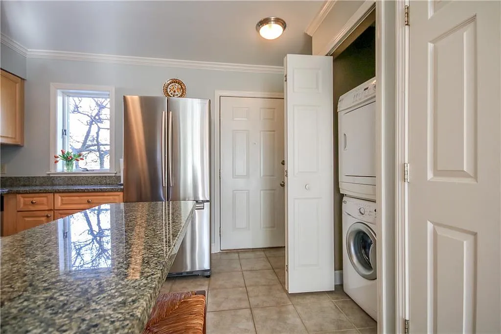 27 Back Cove Estates Rd — Photo 3