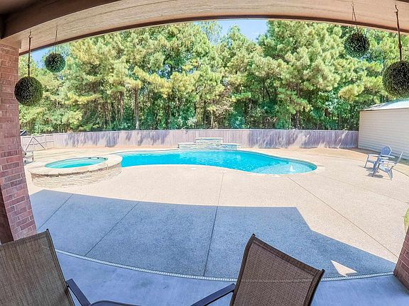 2nd image of 135 Pond Dr