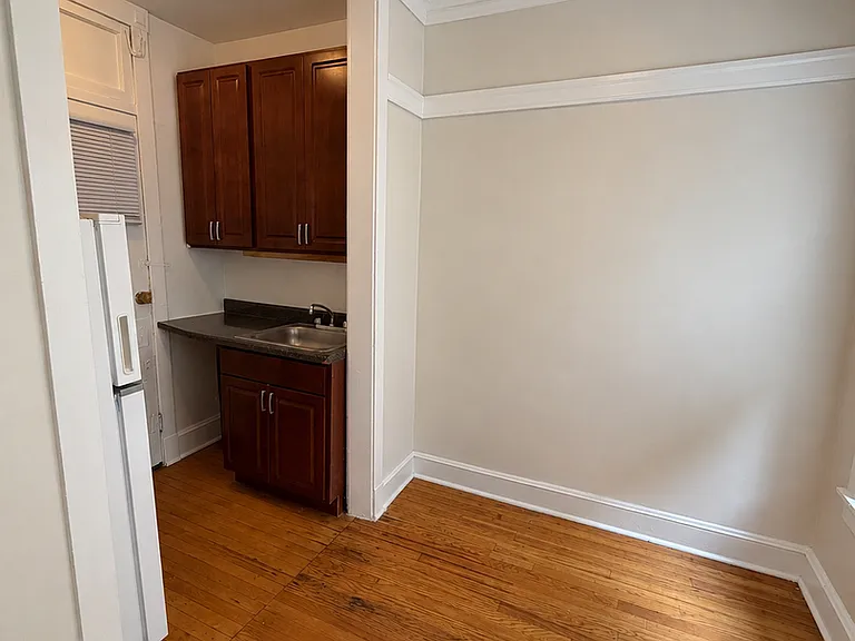 1357-67 W Greenleaf Ave — Photo 5