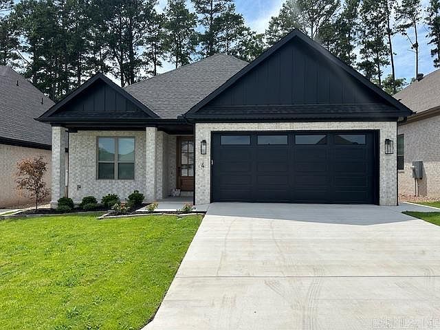 1st image of 4 Woodlands Park Ln