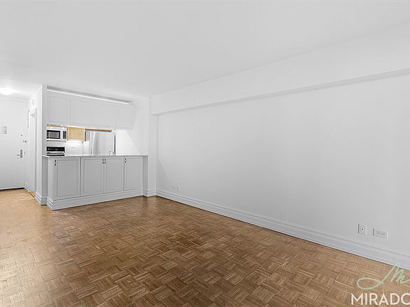 4th image of 145 W 67th St APT 6B