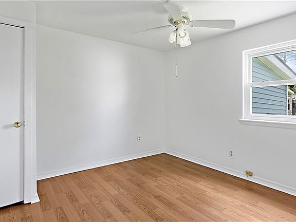 3rd image of 70361 F St