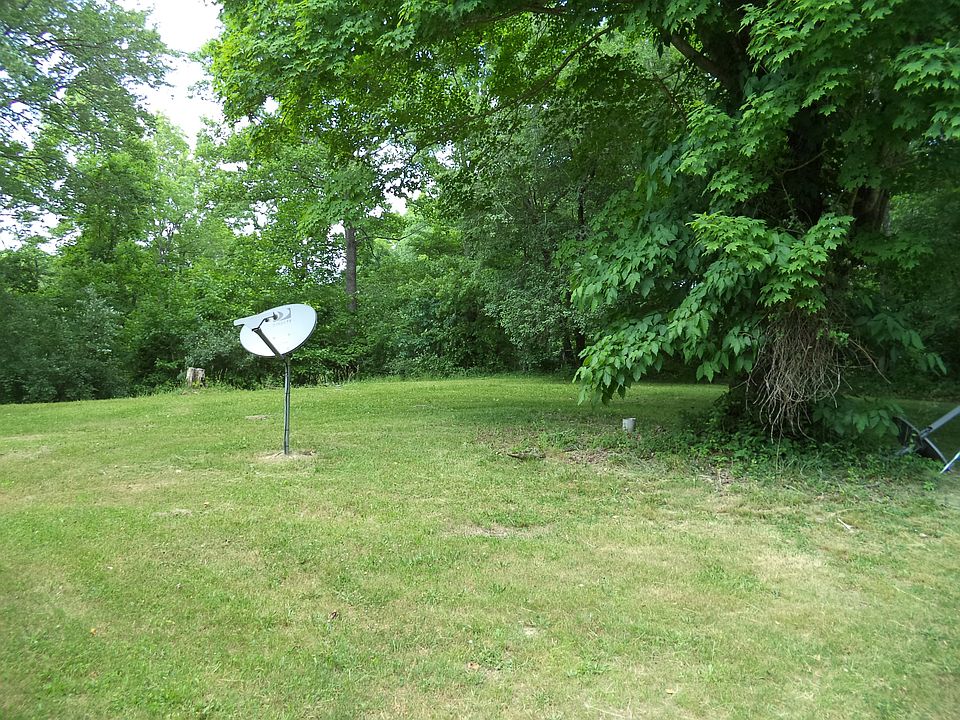 2nd image of 1924 Cherry Fork Rd