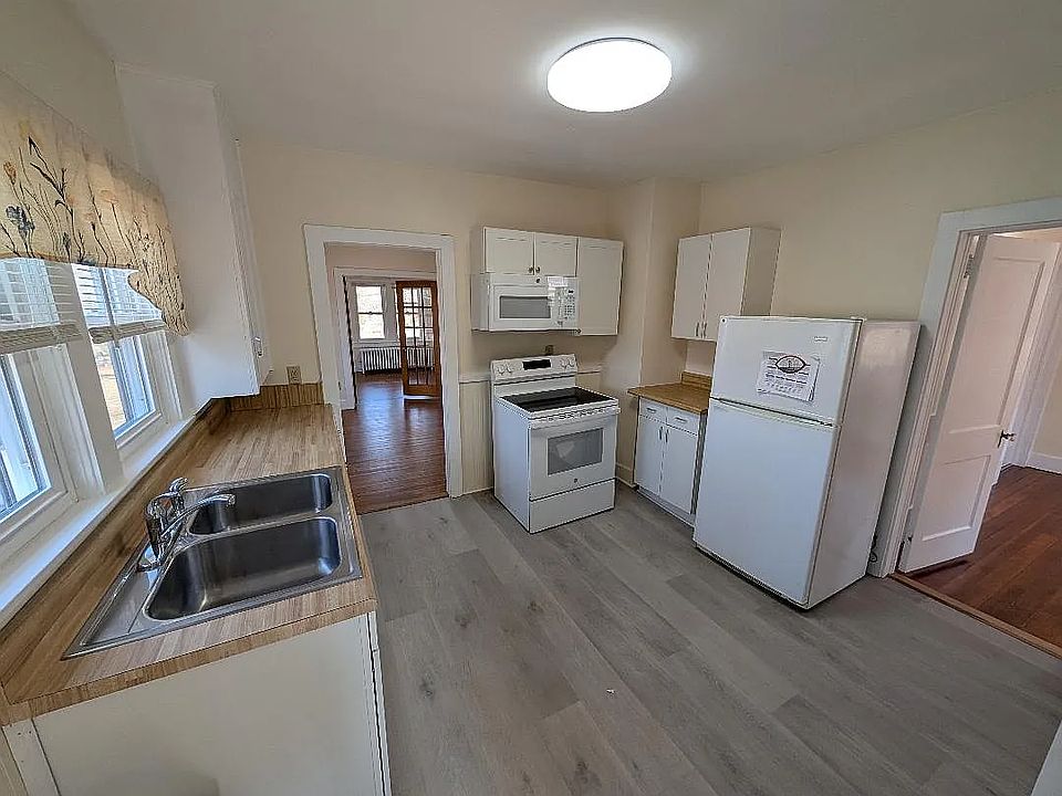 1st image of 24 Mistuxet Ave