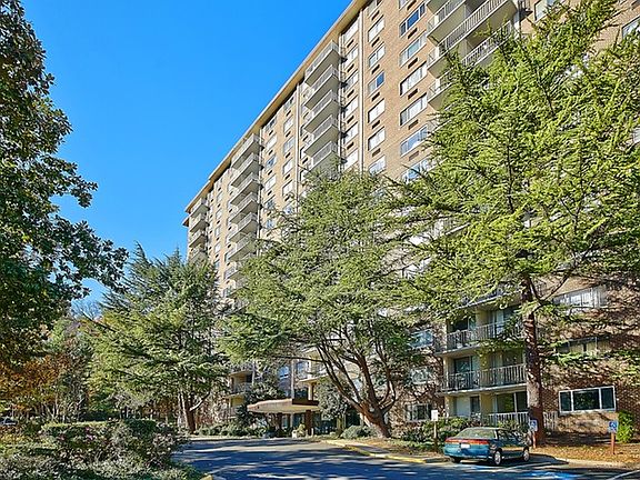 2nd image of 2059 Huntington Ave APT 1005