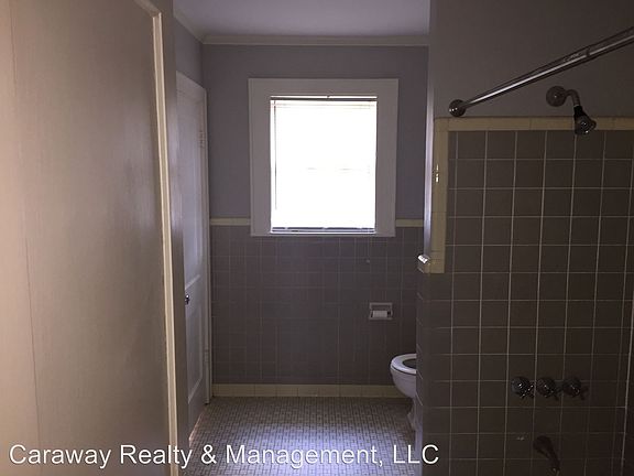5th image of 4018 Richmond Ave