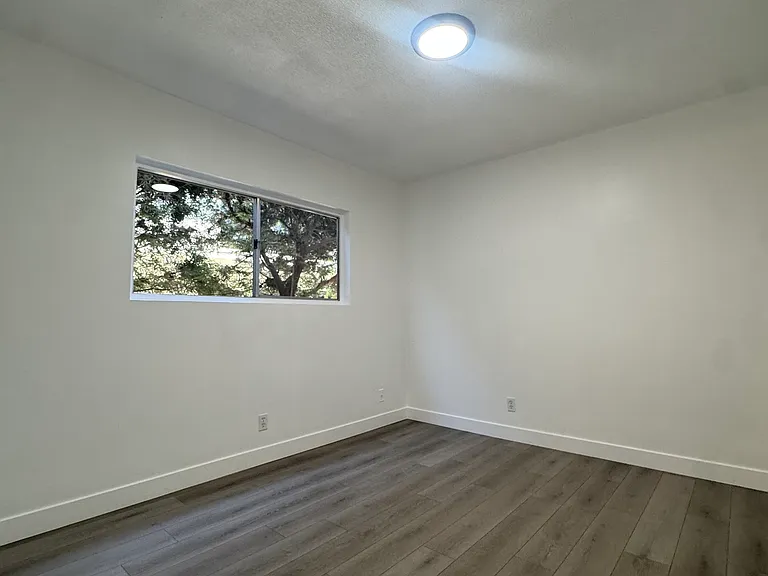 7810 Stewart And Gray Rd #D — Photo 9