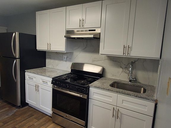 3rd image of 931 W York St #1