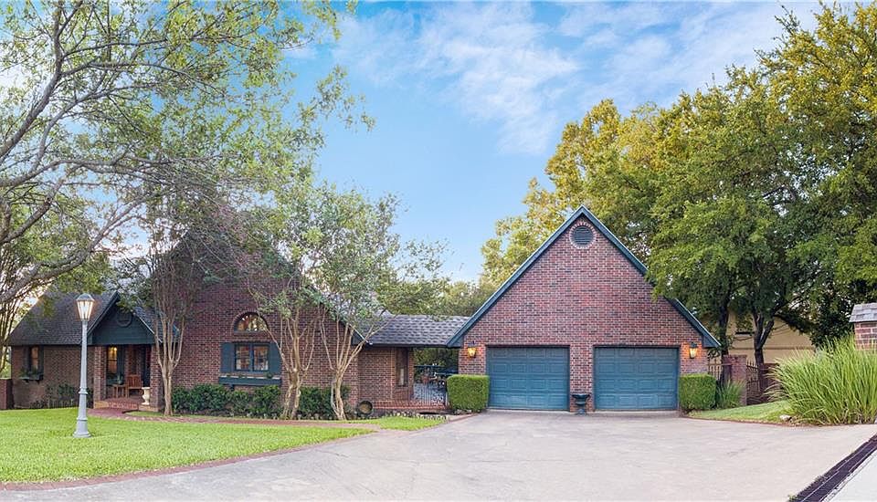 1st image of 2804 Packsaddle Dr