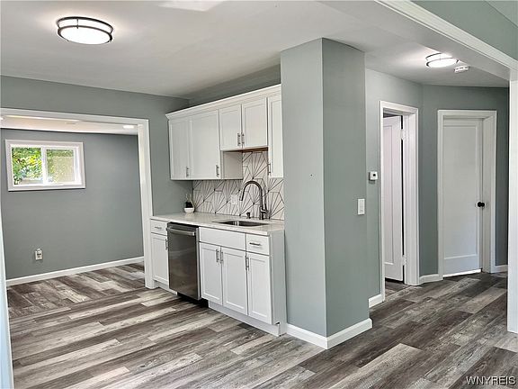 4th image of 2749 Falls St