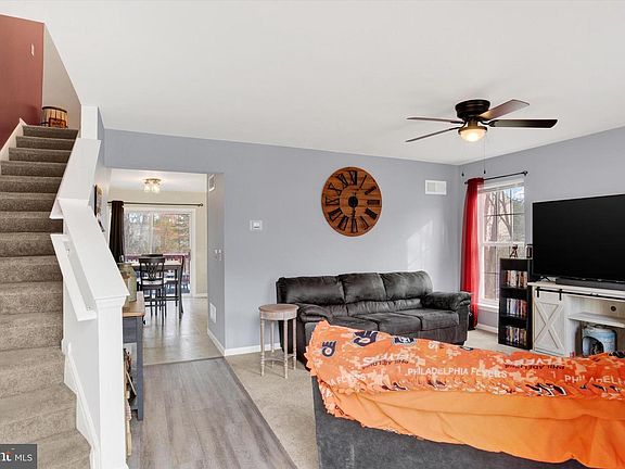4th image of 54 Woodmyre Ln