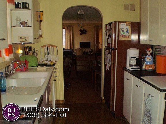 5th image of 105 W South St