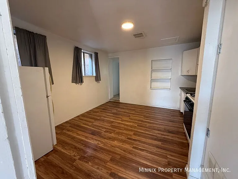 1526 E Yandell Dr #1 — Photo 11