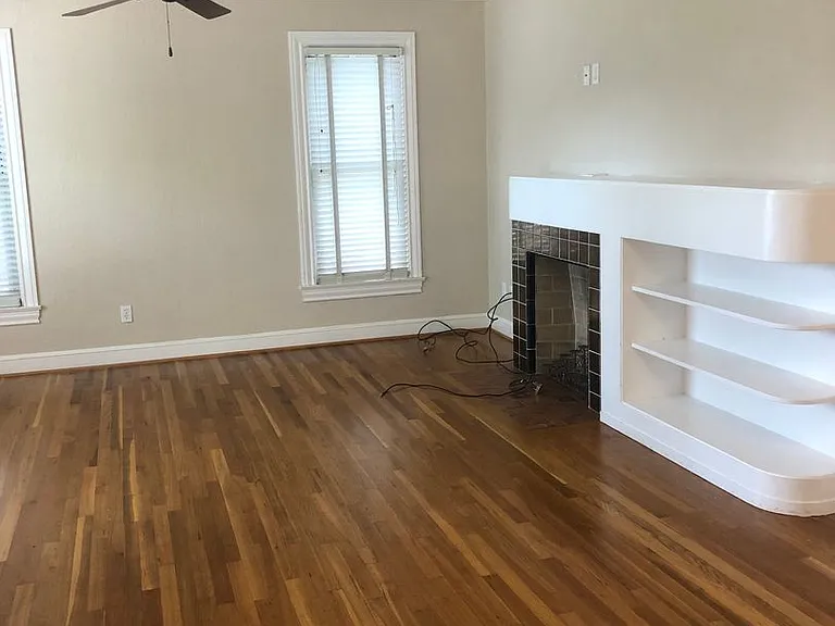 918 Bowie St — Photo 4