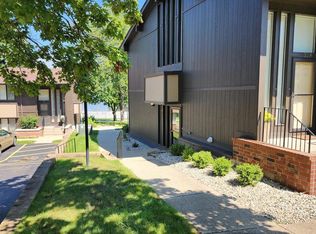 32 Lausanne Ct #7, Lake Geneva, WI 53147