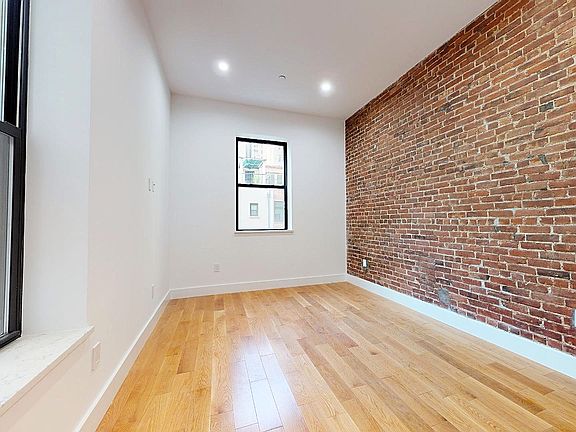 4th image of 15 W 94th St APT 2R