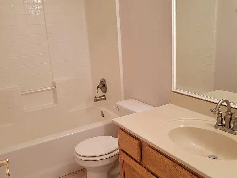 1707 E Woodchuck Ln — Photo 19