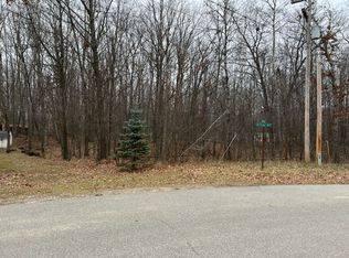 215 Dover Dr, Roscommon, MI 48653