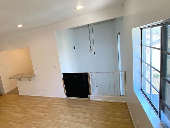 5th image of 4405 Merced Ave #5