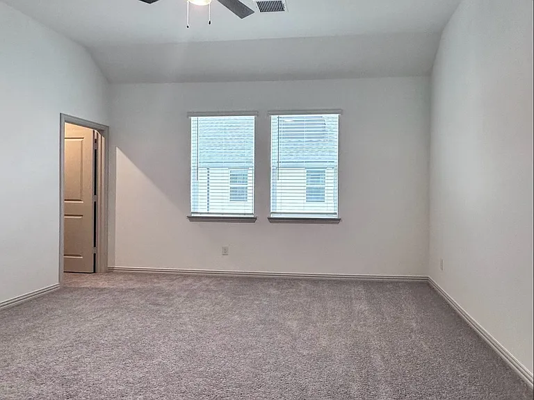 609 Friendswood Dr — Photo 11