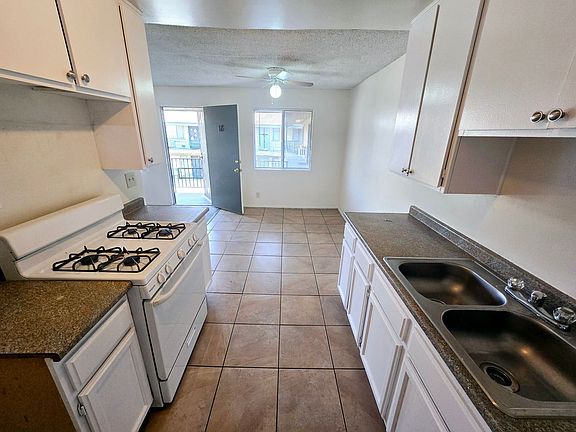 3rd image of 1433 W Stoneridge Ct #18