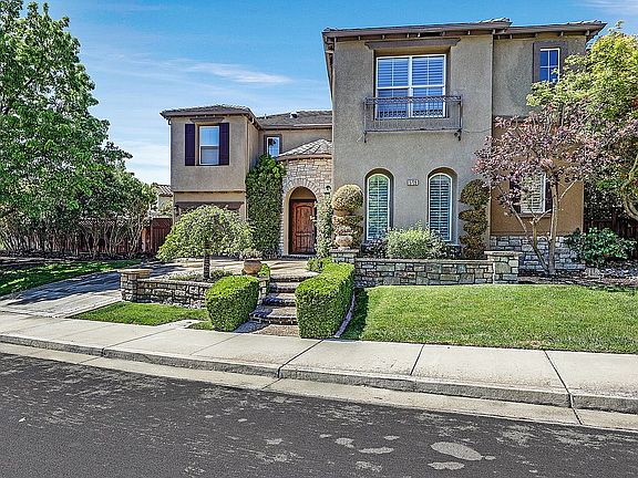3rd image of 5726 Penwood Ln