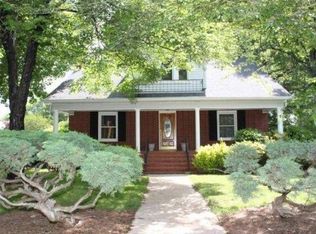 411 N 1st Ave, Maiden, NC 28650
