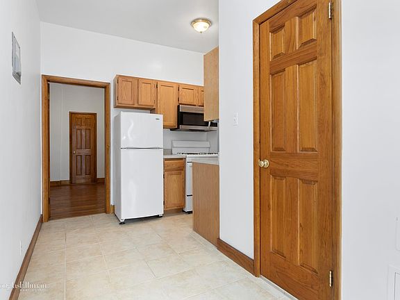 2nd image of 411 E 88th St #1E
