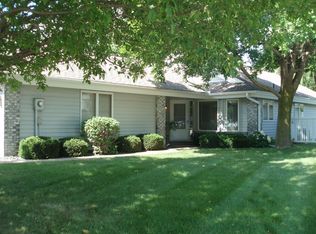 5742 Heather Ridge Dr, Shoreview, MN 55126